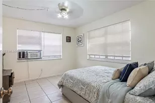 898 NE 39th St, Oakland Park, FL 33334 - Photo 22