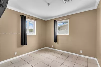 5730 SW 55th St, Davie, FL 33314 - Photo 10