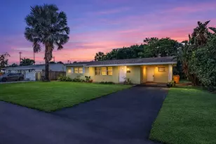 340 SE 4th St, Deerfield Beach, FL 33441 - Photo 1