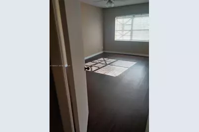 8290 Lake Dr #509, Doral, FL 33166 - Photo 4