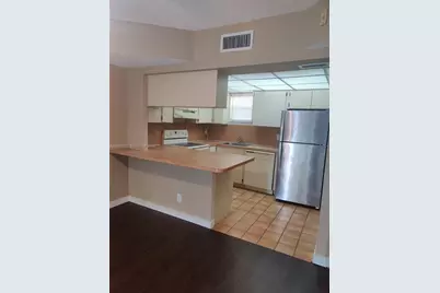 8290 Lake Dr #509, Doral, FL 33166 - Photo 1