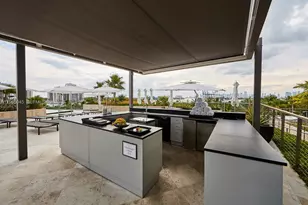 800 South Pointe Dr, Miami Beach, FL 33139 - Photo 32