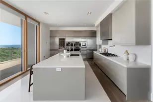 800 South Pointe Dr, Miami Beach, FL 33139 - Photo 14