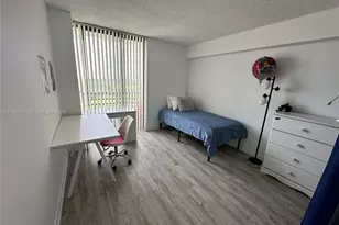 3300 NE 191st St, Aventura, FL 33180 - Photo 18