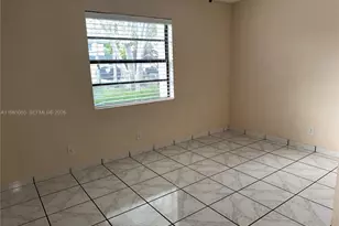 17321 NW 63rd Ave, Hialeah, FL 33015 - Photo 8