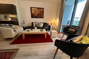 31 SE 6th St, Miami, FL 33131 - Photo 2