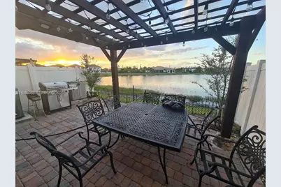 3397 W 94th Ter, Hialeah, FL 33018 - Photo 16