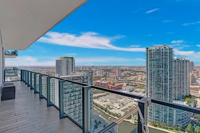 88 SW 7th St #3511, Miami, FL 33130 - Photo 8