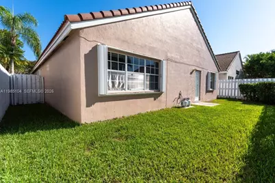 354 Bermuda Springs Dr, Weston, FL 33326 - Photo 30