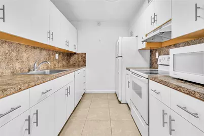 7201 Miami Lakes Dr #B14, Miami Lakes, FL 33014 - Photo 10