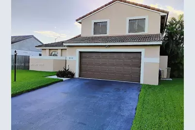 5920 York Ln, Davie, FL 33331 - Photo 2