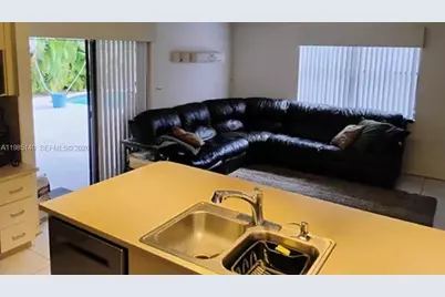 5920 York Ln, Davie, FL 33331 - Photo 10