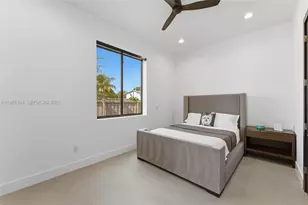 301 NE 27th Dr, Wilton Manors, FL 33334 - Photo 12