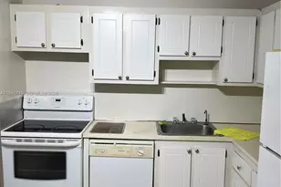 16950 W Dixie Hwy, North Miami Beach, FL 33160 - Photo 4