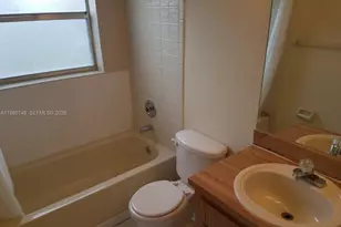 10040 Twin Lakes Dr, Coral Springs, FL 33071 - Photo 12