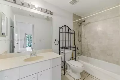 3916 SW 48th Ave, Pembroke Park, FL 33023 - Photo 18
