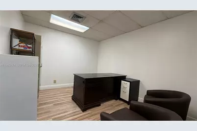 2500 Hollywood Blvd #203, Hollywood, FL 33020 - Photo 10