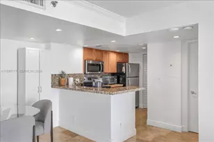 770 Claughton Island Dr, Miami, FL 33131 - Photo 8