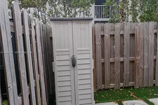 325 NE 208th Terrace, Miami, FL 33179 - Photo 4