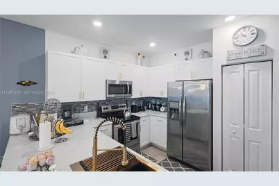 325 NE 208th Ter, Miami, FL 33179 - Photo 28