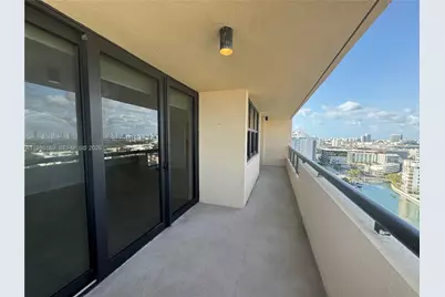 2555 Collins Ave #2002, Miami Beach, FL 33140 - Photo 12