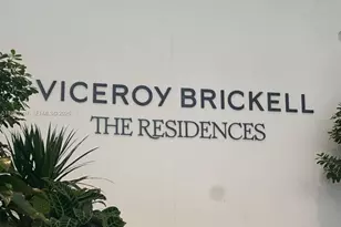 77 SE 5th St, Miami, FL 33131 - Photo 2