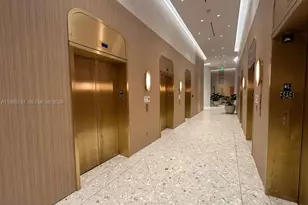 77 SE 5th St, Miami, FL 33131 - Photo 44