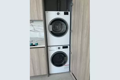 77 SE 5th Street #1513, Miami, FL 33131 - Photo 12