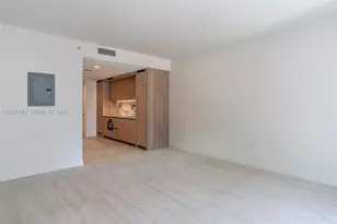 77 SE 5th St, Miami, FL 33131 - Photo 8