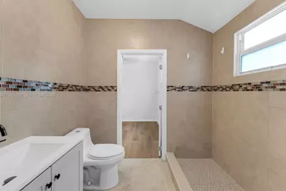 1621 NW 55th St, Miami, FL 33142 - Photo 8