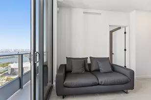 121 NE 5th St, Miami, FL 33132 - Photo 6