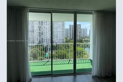 2801 NE 183rd St #912W, Aventura, FL 33160 - Photo 18