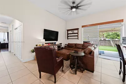 28104 SW 165th Ct, Homestead, FL 33033 - Photo 2