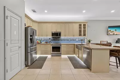 10701 SW Waterway Ln, Port Saint Lucie, FL 34987 - Photo 2