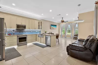 10701 SW Waterway Ln, Port Saint Lucie, FL 34987 - Photo 6