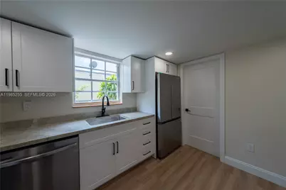 370 Flagami Blvd, Miami, FL 33144 - Photo 4