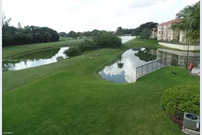 3410 N Pinewalk Dr N #827, Margate, FL 33063 - Photo 10