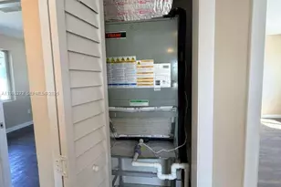 943 79th Terrace, Miami Beach, FL 33141 - Photo 10