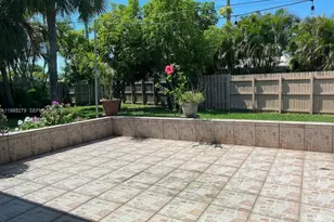 633 NE 2nd St, Dania Beach, FL 33004 - Photo 14