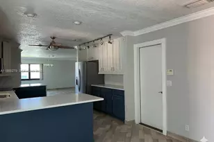 633 NE 2nd St, Dania Beach, FL 33004 - Photo 4