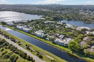 3001 N Oakland Forest Dr, Oakland Park, FL 33309 - Photo 38