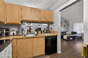 3001 N Oakland Forest Dr, Oakland Park, FL 33309 - Photo 12