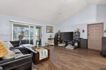 3001 N Oakland Forest Dr #302, Oakland Park, FL 33309 - Photo 2