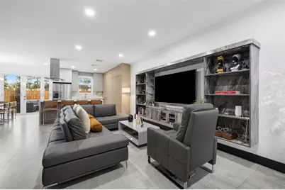 7852 NW 116th Pl, Doral, FL 33178 - Photo 2