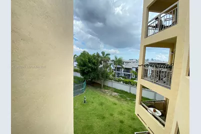 8290 Lake Dr #449, Doral, FL 33166 - Photo 20