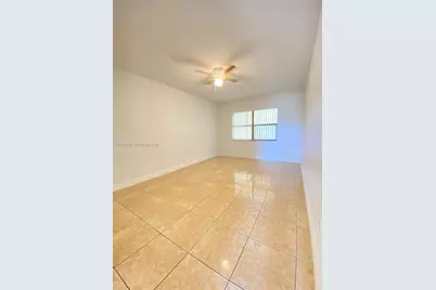 8290 Lake Dr #449, Doral, FL 33166 - Photo 8