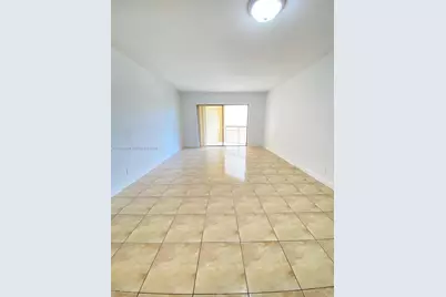 8290 Lake Dr #449, Doral, FL 33166 - Photo 14