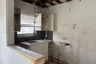 5631 NW 5th Ct, Miami, FL 33127 - Photo 10