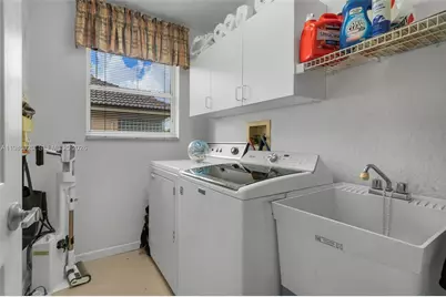 4927 NW 67th Ave, Lauderhill, FL 33319 - Photo 44