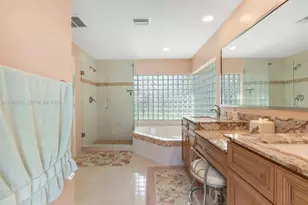 4927 NW 67th Ave, Lauderhill, FL 33319 - Photo 24